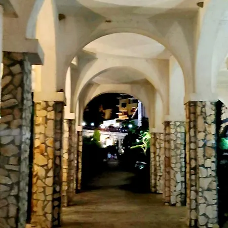 아파트 Pecani Perla Del Mar - Coastal Art Residence, Marina Dinevi Etara 1 *