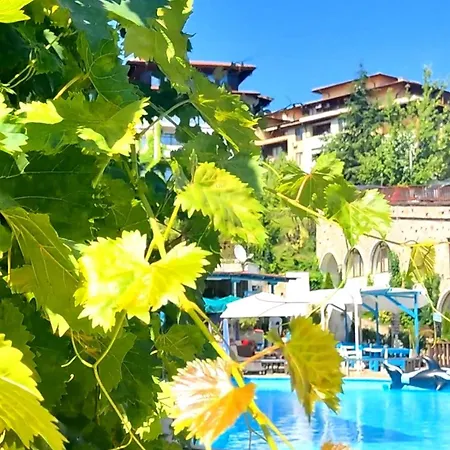 Pecani Perla Del Mar - Coastal Art Residence, Marina Dinevi Etara 1 아파트 스베티 블라스