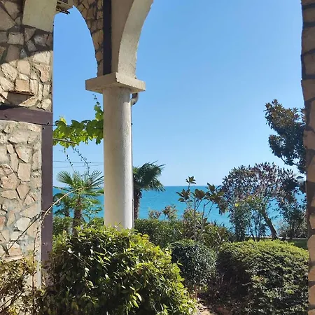 Pecani Perla Del Mar - Coastal Art Residence, Marina Dinevi Etara 1 아파트