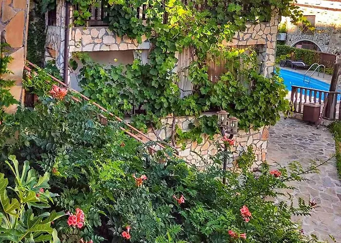 Pecani Perla Del Mar - Coastal Art